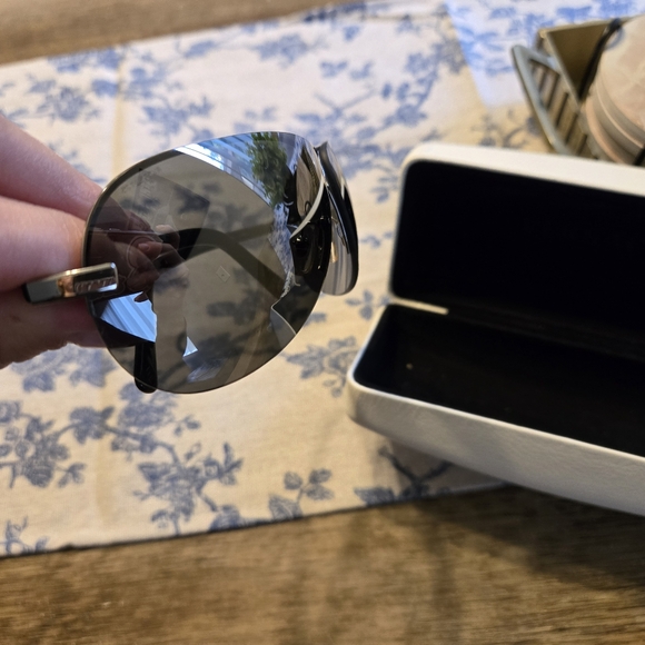 Versace aviator sunglasses - Picture 2 of 10